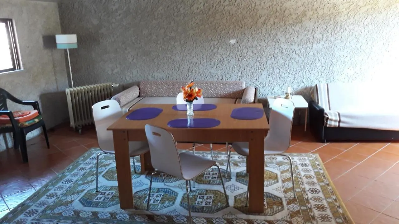Cynda'S Home فيزيو منزل للإقامة